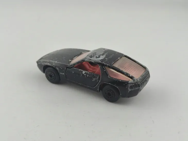matchbox-porsche-928-stan-nowy