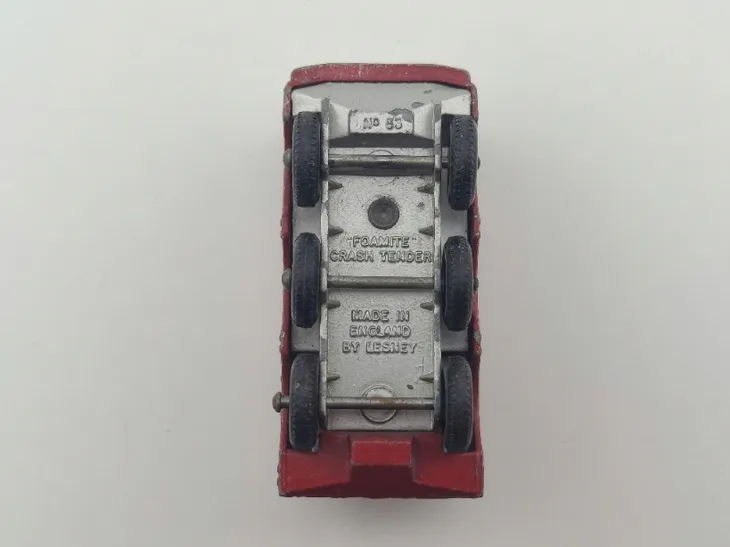 matchbox-foamite-crash-tender-marka-matchbox