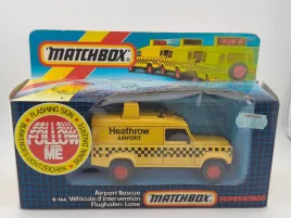 k144-matchbox-superkings-airport-rescue-land-rover-boxed