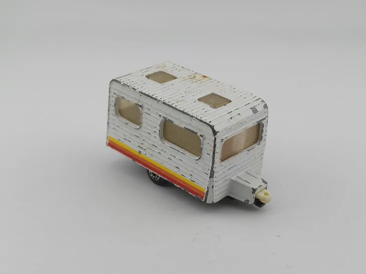 matchbox-caravan-trailer-przyczepka