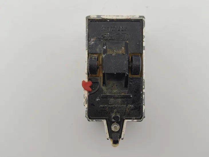 matchbox-caravan-trailer-przyczepka-marka-matchbox