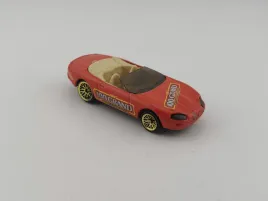 hot-wheels-jaguar-xk-8