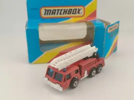 mb18-matchbox-fire-engine-blue-box