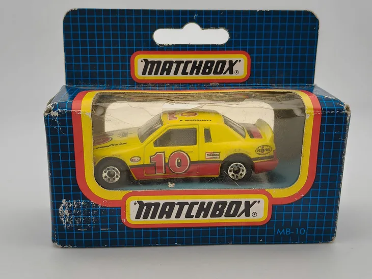 mb10-matchbox-buick-le-sabre-blue-grid-box