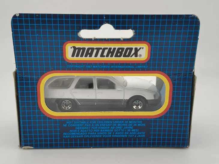 mb33-matchbox-mercury-sable-wagon-blue-grid-box-stan-nowy
