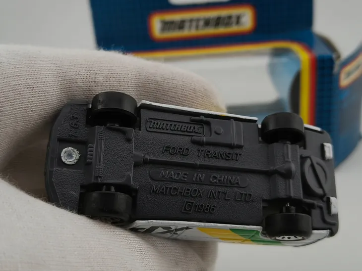 mb60-matchbox-ford-transit-xp-blue-grid-box-marka-matchbox