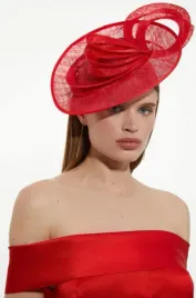 czerwony-fascynator-z-kreconymi-detalami-karen-millen-one