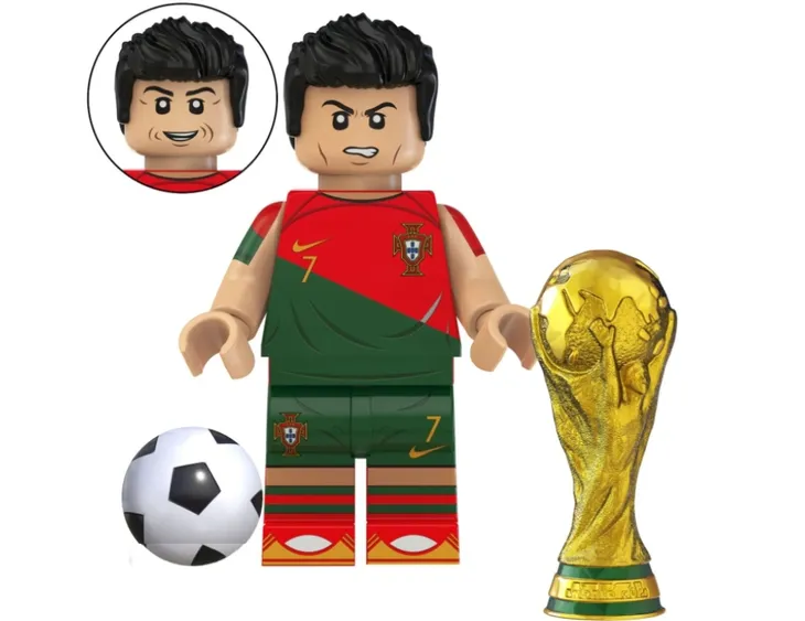 KLOCKI FIGURKA RONALDO + PUCHAR FOOTBALL