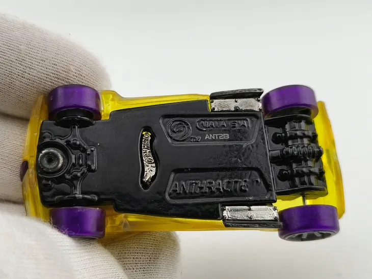 hot-wheels-acceleracers-anthractie-marka-hot-wheels