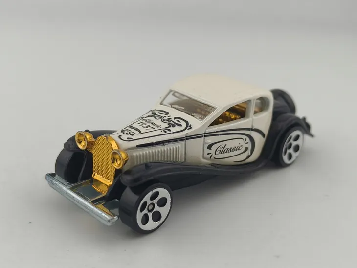 hot-wheels-37-bugatti
