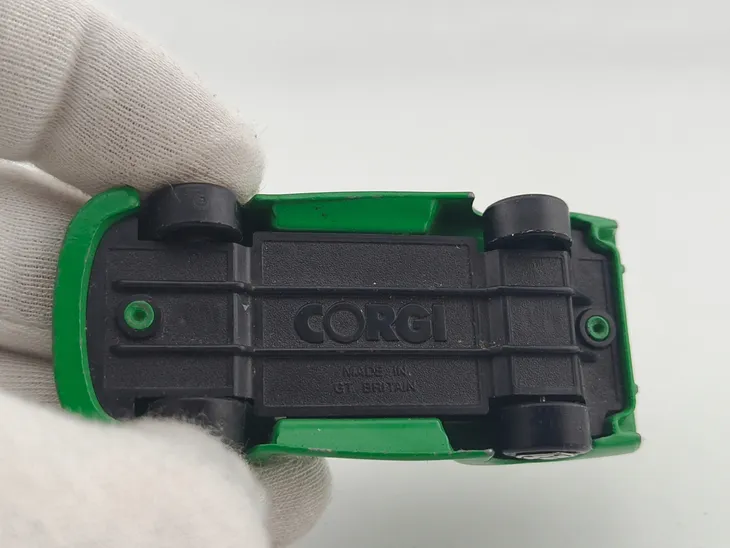 corgi-porsche-935-marka-corgi