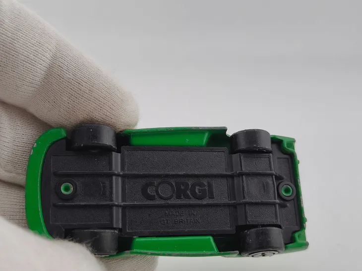 corgi-porsche-935-marka-corgi