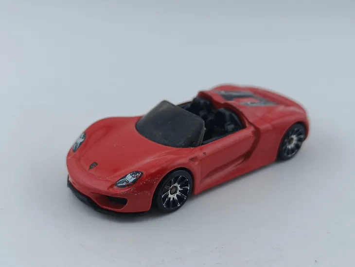 hot-wheels-porsche-918-spyder