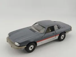 corgi-major-jaguar-xjs