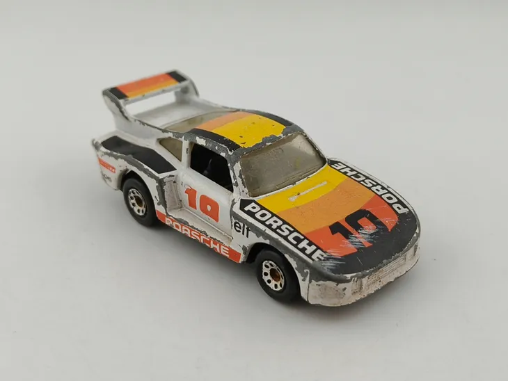 matchbox-porsche-935