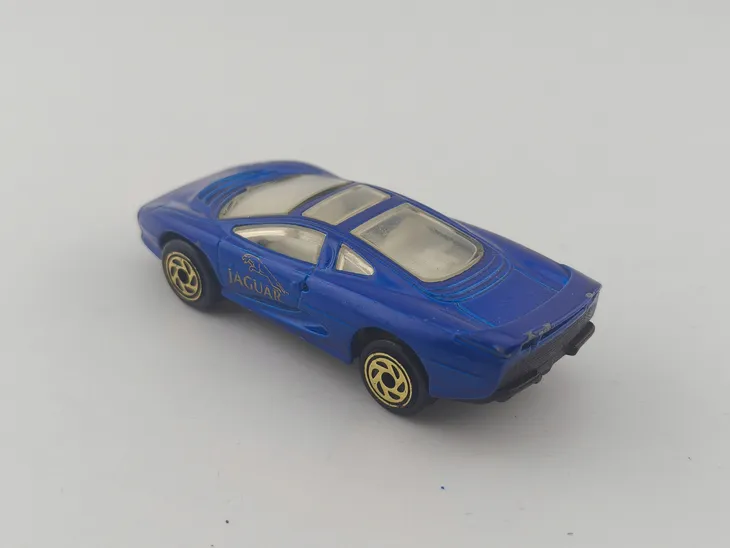 matchbox-jaguar-xj220-stan-nowy