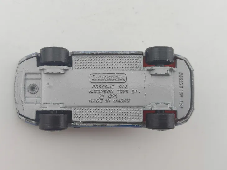 matchbox-porsche-928-marka-matchbox