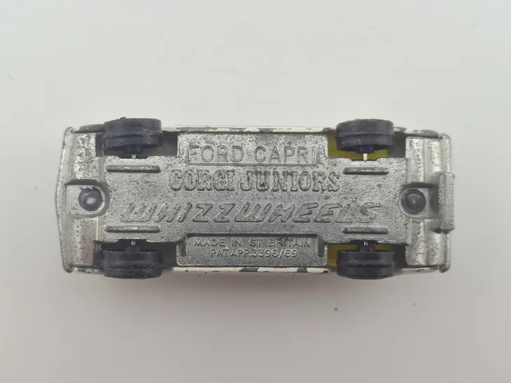 corgi-juniors-whizzwheels-ford-capri-marka-corgi