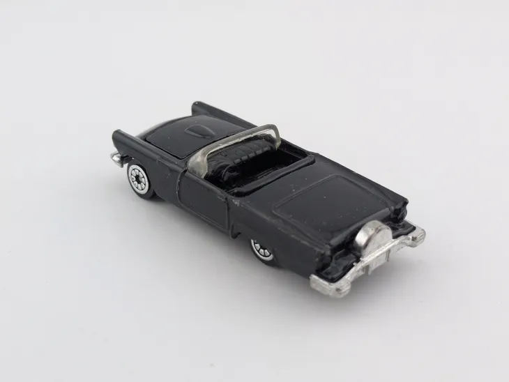 hot-wheels-ford-thunderbird-stan-nowy