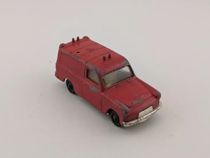 husky-ford-thames-van