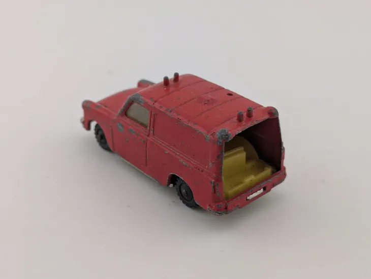 husky-ford-thames-van-stan-nowy