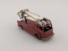 husky-simon-snorkel-fire-engine