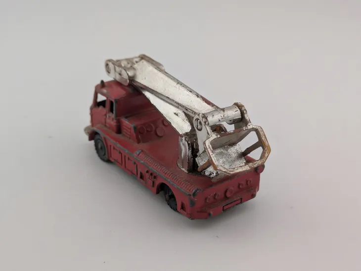 husky-simon-snorkel-fire-engine-stan-nowy