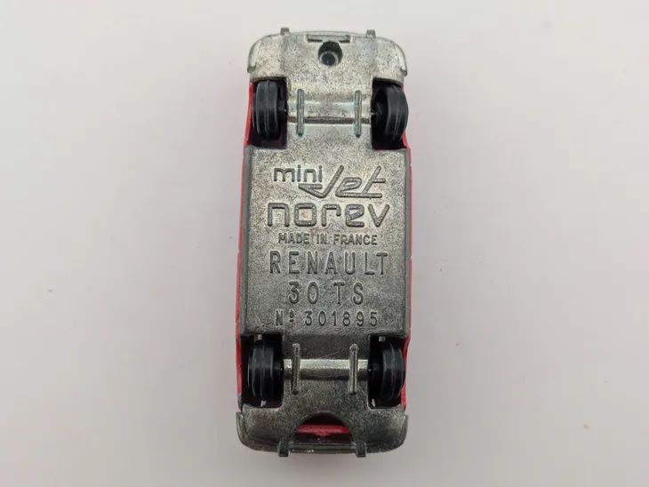 norev-minijet-renault-30-ts-marka-norev