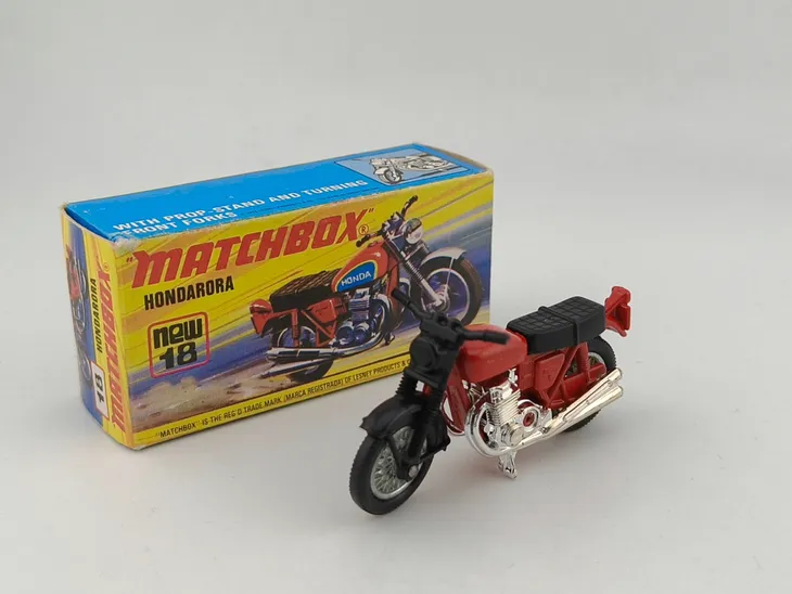 mb18-matchbox-hondarora-boxed