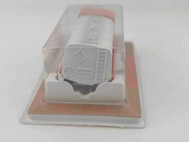 245-majorette-citerne-cysterna-esso-boxed-model-245-majorette-citerne-cysterna-esso-boxed