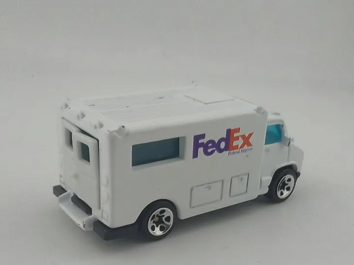 hot-wheels-ambulance-fedex-stan-nowy