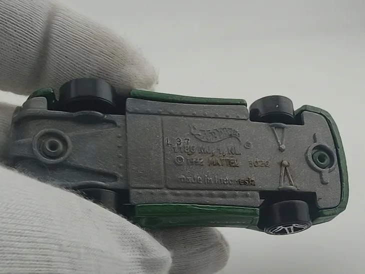 hot-wheels-jaguar-xj220-marka-hot-wheels