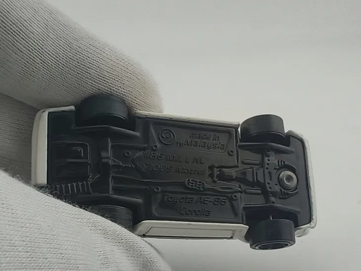 hot-wheels-toyota-ae86-corolla-marka-hot-wheels