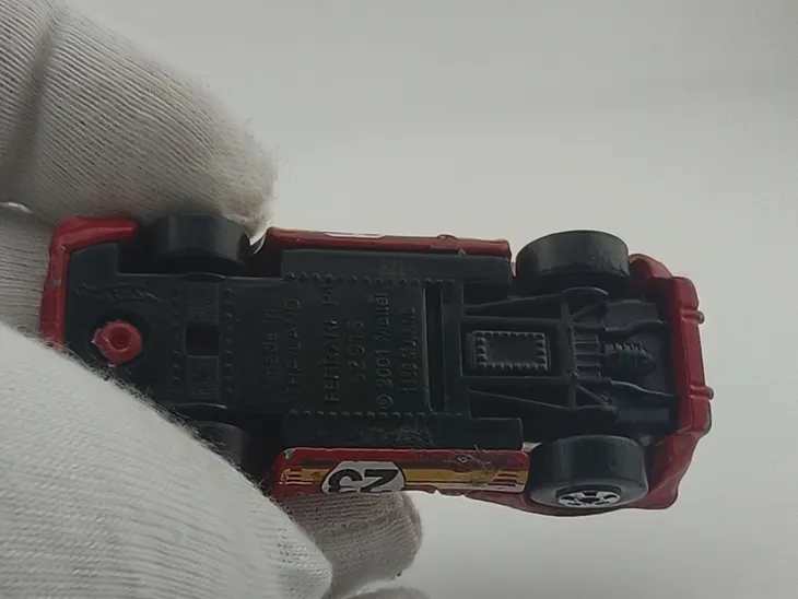 hot-wheels-ferrari-p4-marka-hot-wheels
