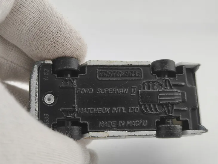 matchbox-ford-transit-supervan-marka-matchbox