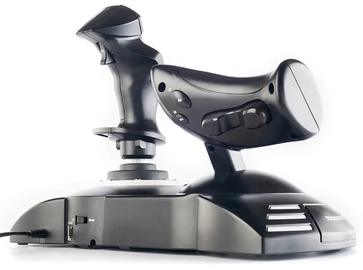 joystick-thrustmaster-t-flight-hotas-one-waga-z-opakowaniem-2-02-kg-certyfikat-ce