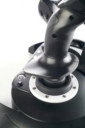 joystick-thrustmaster-t-flight-hotas-one-waga-z-opakowaniem-2-02-kg-model-4460168
