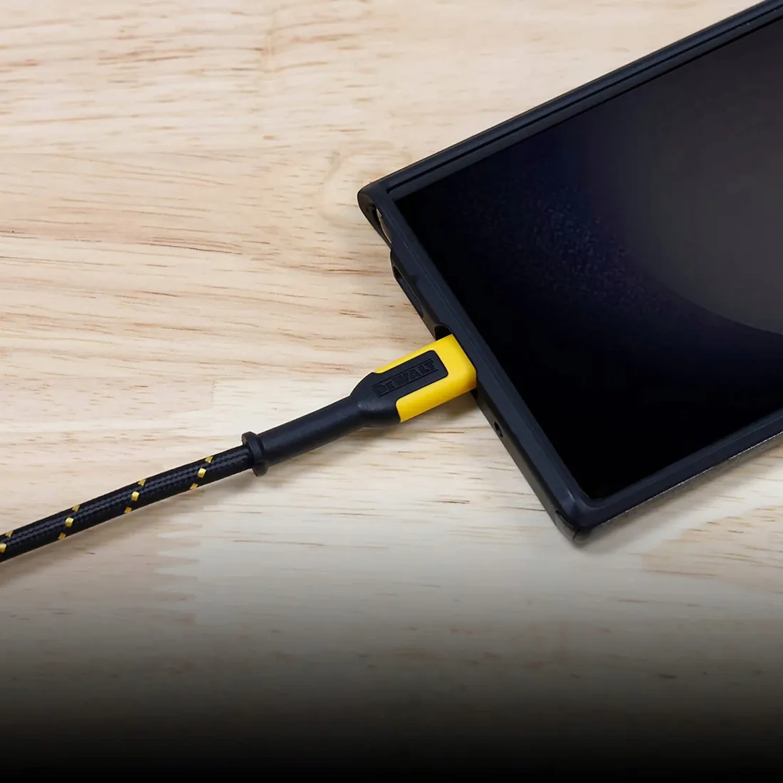 kabel-dewalt-usb-usb-typ-c-12-m-czarny-kolor-czarny