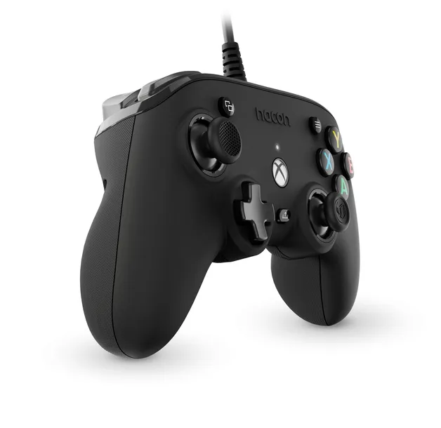 nacon-pad-compact-controller-pro-czarny-xbox-xors-pochodzenie-zamiennik