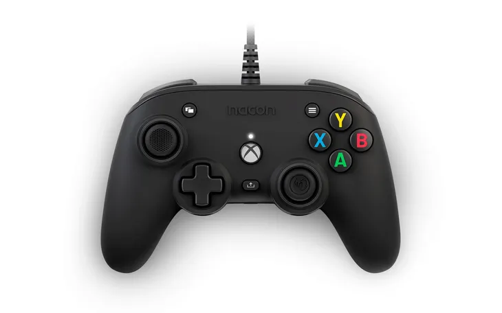 nacon-pad-compact-controller-pro-czarny-xbox-xors-zlacza-usb