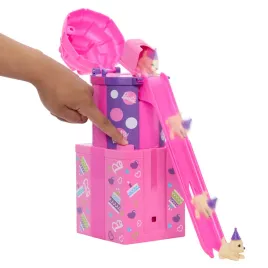 barbie-urodzinowa-niespodzianka-ze-zjezdzalnia-lalka-zestaw-zabawka-jkf66