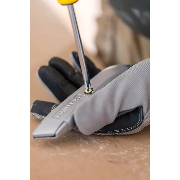 noz-do-tapet-stanley-18-mm-kod-producenta-100991-rodzaj-do-tapet