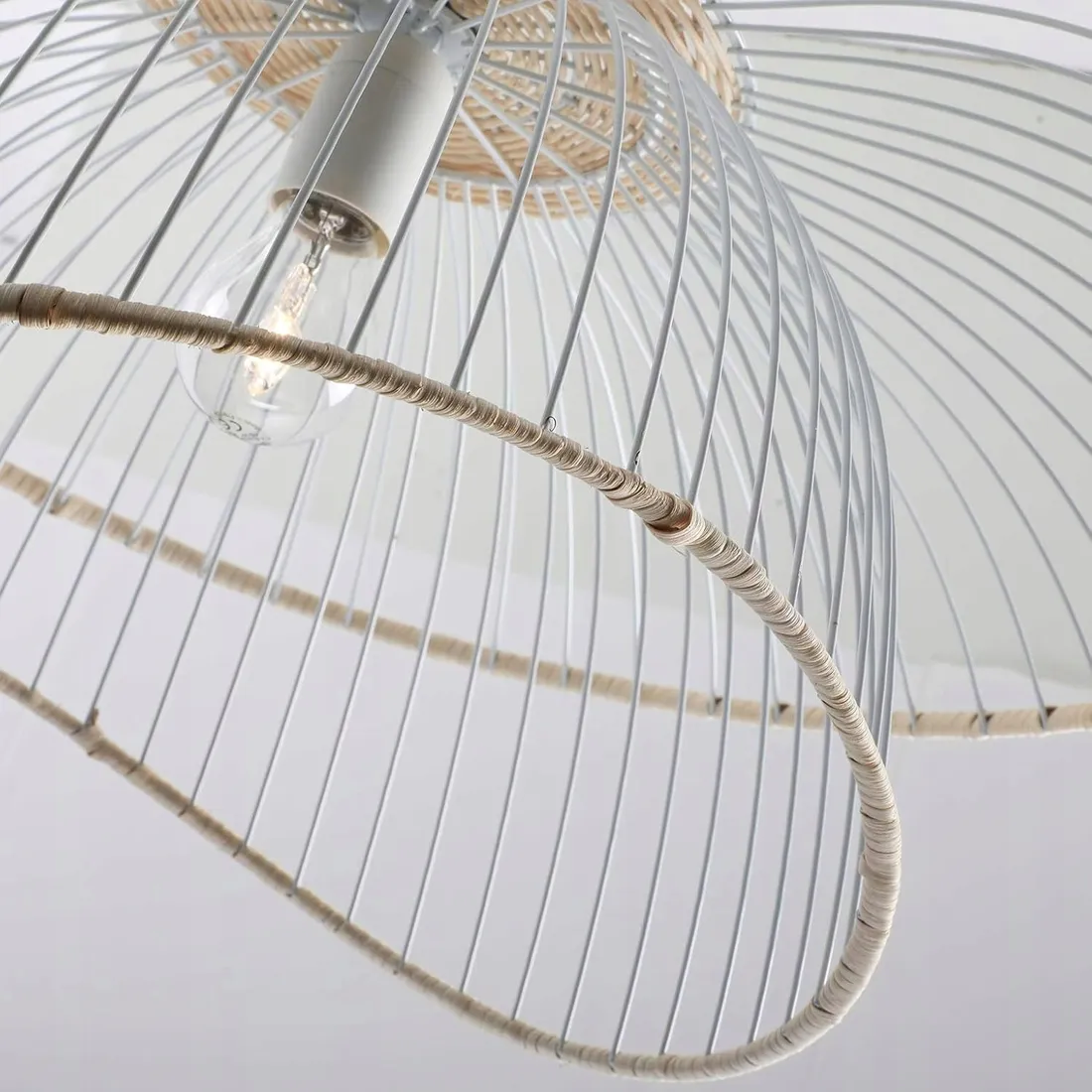 flora-lampa-wiszaca-biala