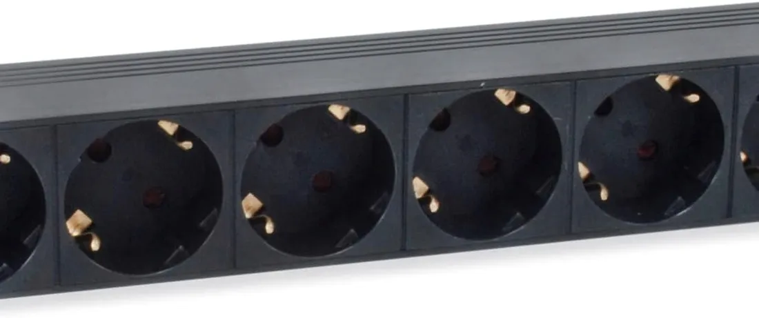 equip-8-outlet-german-power