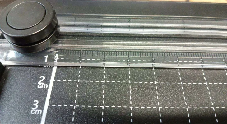 laminator-amazonbasic-b09q9679p1-na-goraco-rodzaj-laminacji-na-goraco