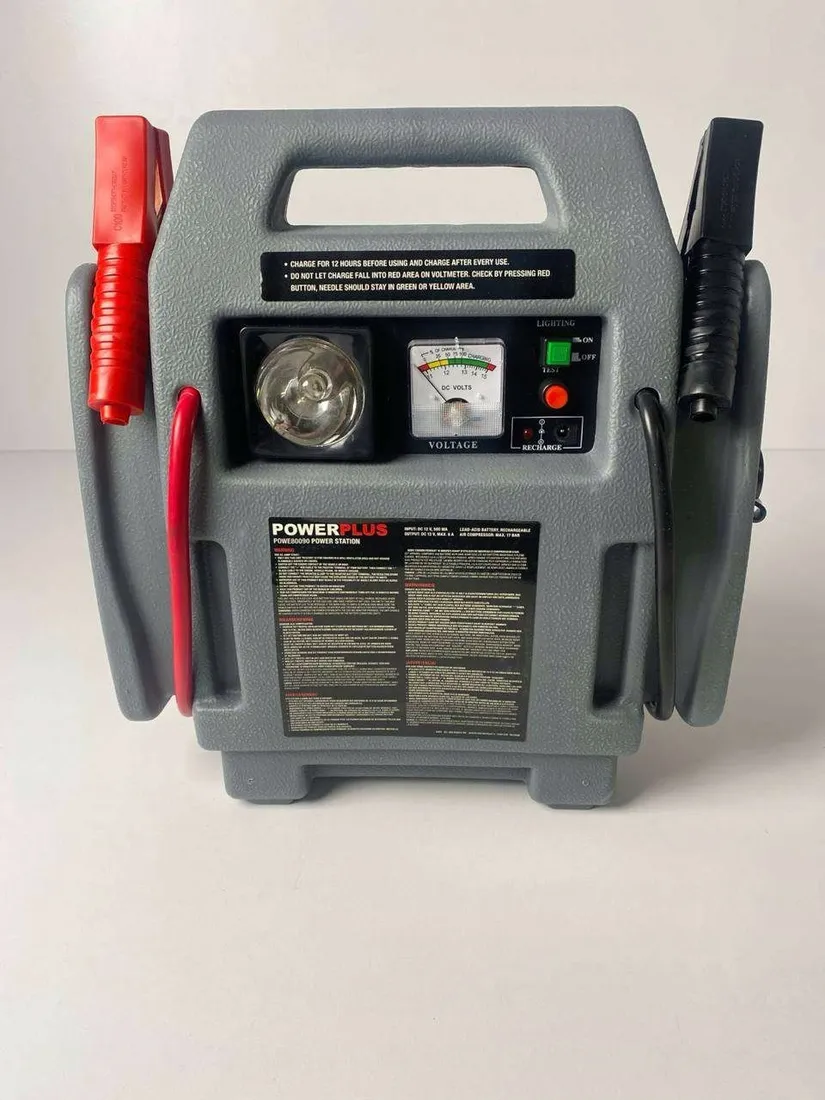 booster-4w1-kompresor-rozruch-latarka