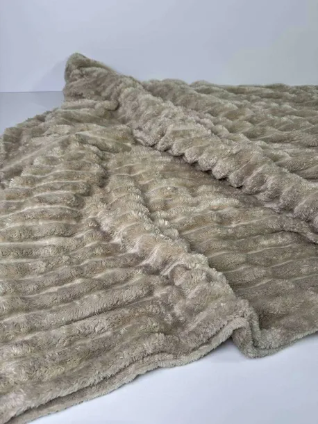 bedsure-narzuta-na-sofe-material-wykonania-poliester
