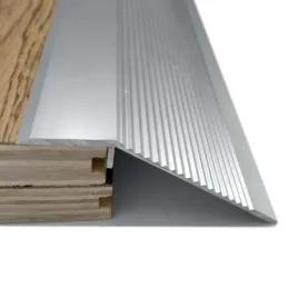 aluminiowa-listwa-przejsciowa-do-podlogi-10-50-mm-srebrna