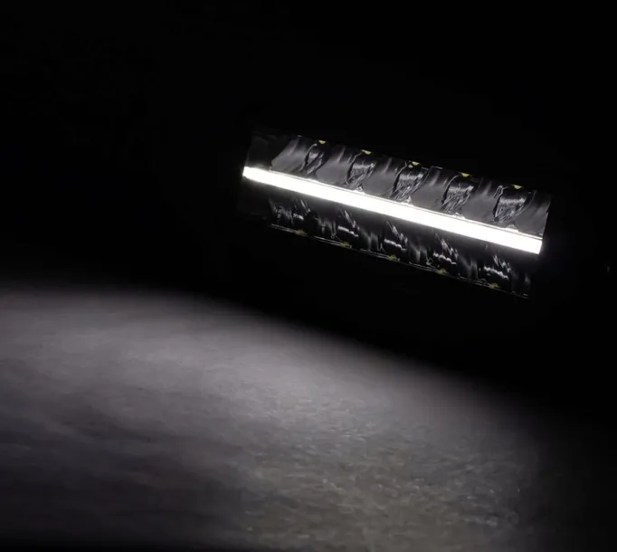 reflektor-drogowy-bezel-less-sredni-led-kmr13-zrodlo-swiatla-led