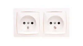 oteo-gniazdo-podwojne-z-u-16a-z-przeslonami-biale-086076